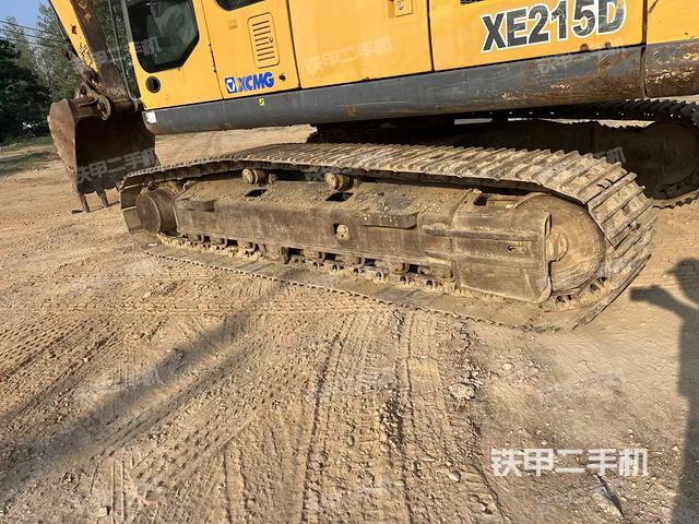 单侧履带整体(整机外观) 单侧履带整体(整机外观)