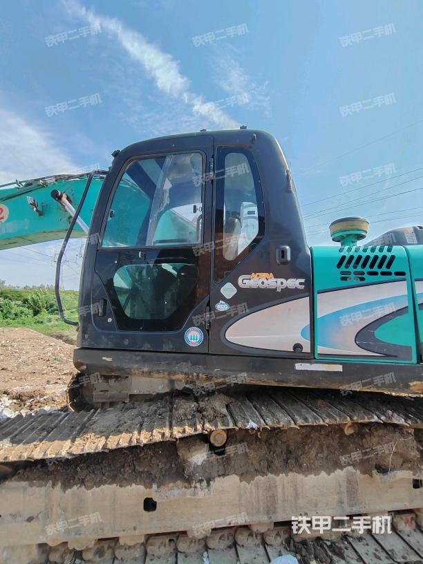 駕駛室正側(cè)(駕駛室部分) 駕駛室正側(cè)(駕駛室部分)