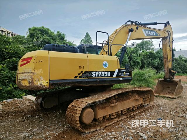 整機(jī)右后45°(整機(jī)外觀) 整機(jī)右后45°(整機(jī)外觀)