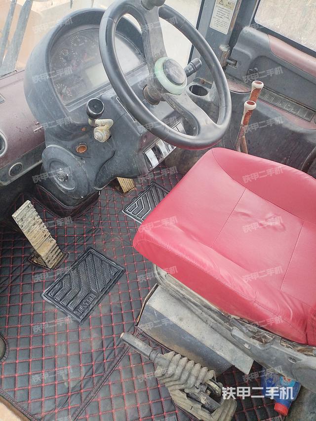 駕駛室工作臺(整機外觀及大件) 駕駛室工作臺(整機外觀及大件)