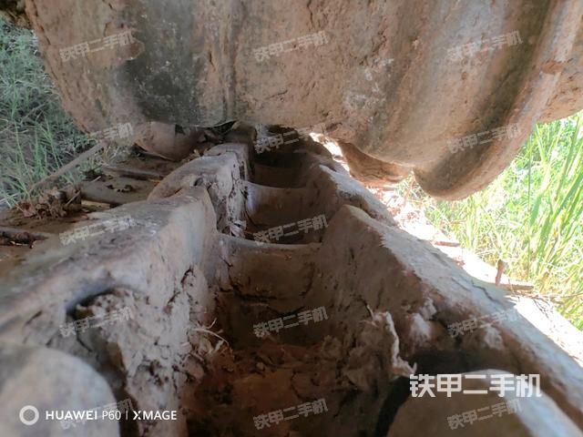 单侧履带整体(整机外观) 单侧履带整体(整机外观)