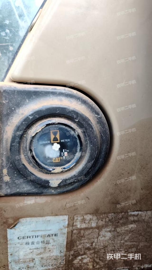 座椅右侧控制台/钥匙门/油门/含右手柄(驾驶室部分) 座椅右侧控制台/钥匙门/油门/含右手柄(驾驶室部分)