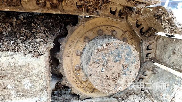 右側(cè)履帶整體?(行走機構(gòu)) 右側(cè)履帶整體?(行走機構(gòu))