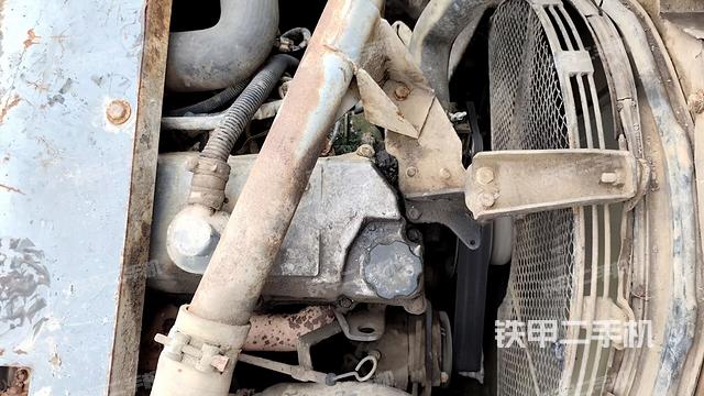 气门室盖螺丝特写(上车部件) 气门室盖螺丝特写(上车部件)