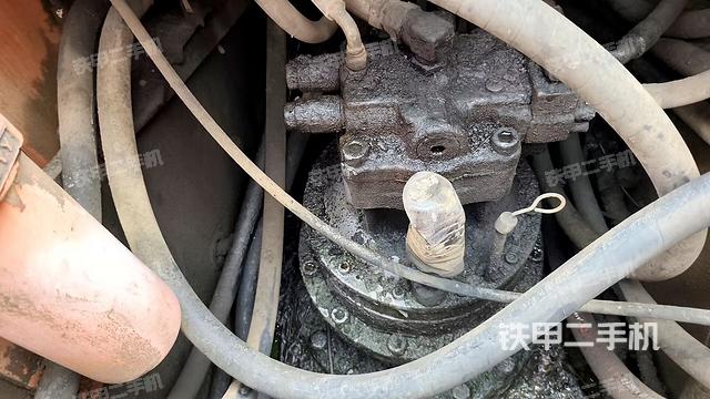 发动机室(上车部件) 发动机室(上车部件)