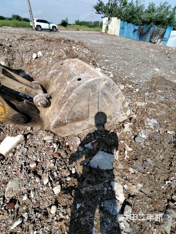 鏟斗45度(工作和回轉(zhuǎn)裝置) 鏟斗45度(工作和回轉(zhuǎn)裝置)