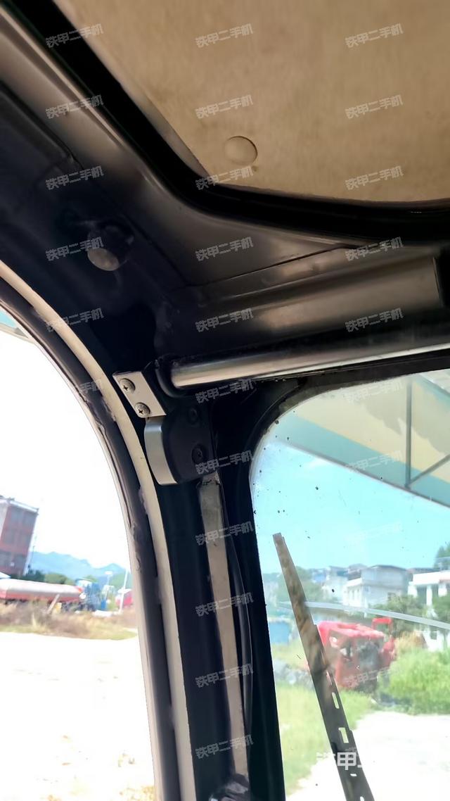 后窗玻璃角标(驾驶室部分) 后窗玻璃角标(驾驶室部分)