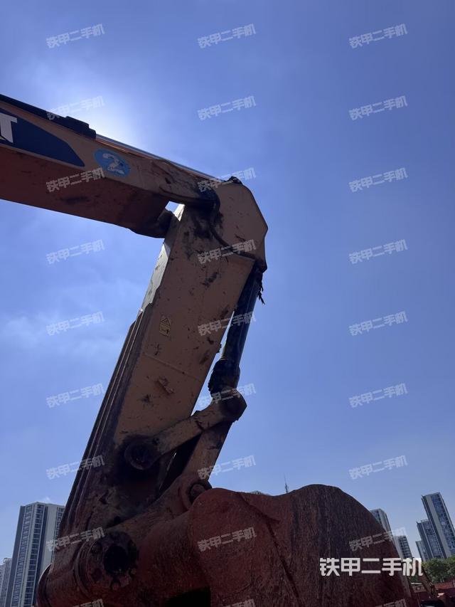 大臂根部?斜視(工作和回轉(zhuǎn)裝置) 大臂根部?斜視(工作和回轉(zhuǎn)裝置)