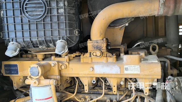 發(fā)動(dòng)機(jī)右側(cè)(整機(jī)外觀及大件) 發(fā)動(dòng)機(jī)右側(cè)(整機(jī)外觀及大件)