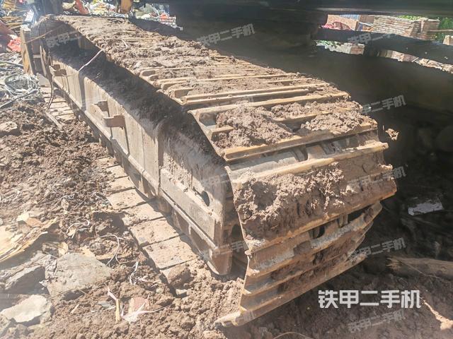 右側(cè)履帶整體(行走機(jī)構(gòu)) 右側(cè)履帶整體(行走機(jī)構(gòu))