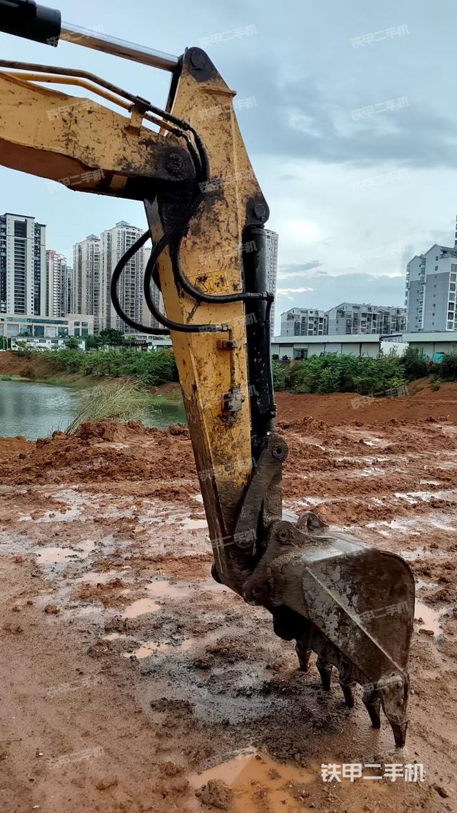 鏟斗45度(工作和回轉裝置) 鏟斗45度(工作和回轉裝置)