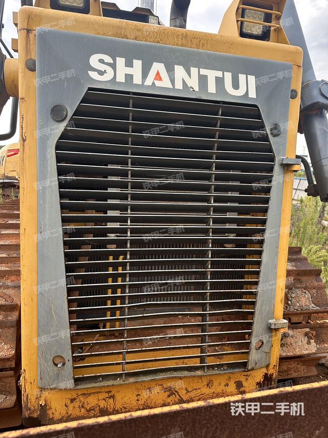 整機(jī)右側(cè)(設(shè)備外觀及核心部件) 整機(jī)右側(cè)(設(shè)備外觀及核心部件)