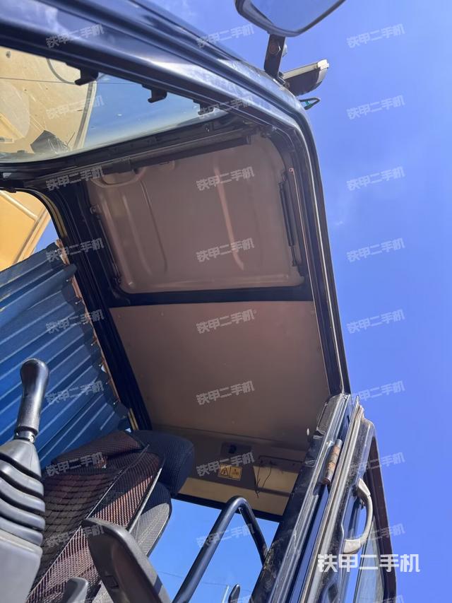 座椅左側(cè)控制臺(tái)/音響/含左手柄(駕駛室部分) 座椅左側(cè)控制臺(tái)/音響/含左手柄(駕駛室部分)