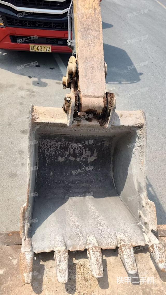 大臂整體?右側(cè)(工作和回轉(zhuǎn)裝置) 大臂整體?右側(cè)(工作和回轉(zhuǎn)裝置)