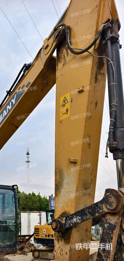 小臂整體左后(工作和回轉(zhuǎn)裝置) 小臂整體左后(工作和回轉(zhuǎn)裝置)