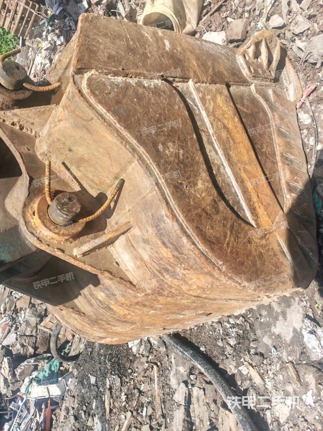 鏟斗45度(工作和回轉(zhuǎn)裝置) 鏟斗45度(工作和回轉(zhuǎn)裝置)