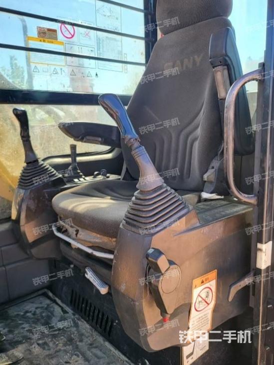 驾驶室整体（整机外观）