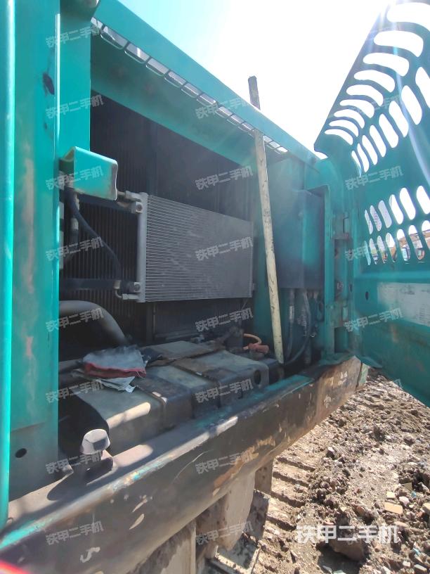 散熱器正面(大件艙室) 散熱器正面(大件艙室)