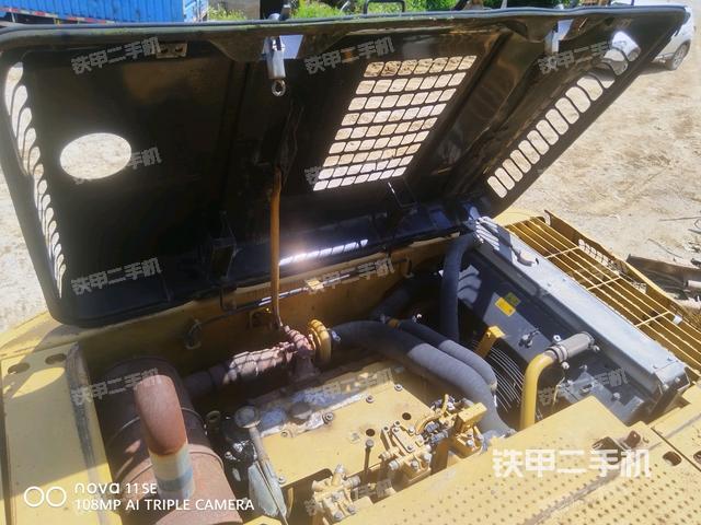 发动机室(上车部件) 发动机室(上车部件)