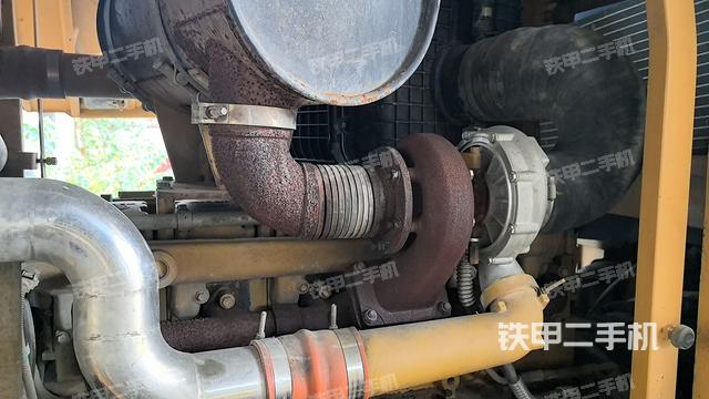 發(fā)動(dòng)機(jī)左側(cè)(整機(jī)外觀及大件) 發(fā)動(dòng)機(jī)左側(cè)(整機(jī)外觀及大件)