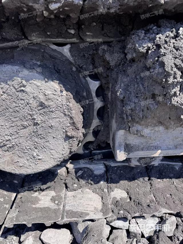 左侧履带整体 （行走机构）