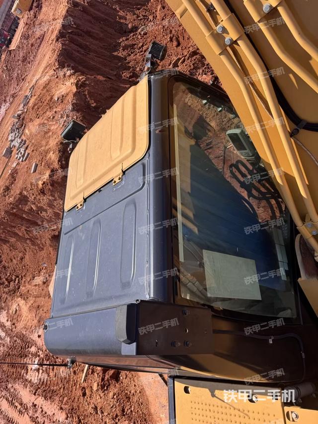 駕駛室頂部俯視(上車(chē)部件) 駕駛室頂部俯視(上車(chē)部件)