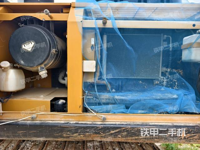 散熱器正面(大件艙室) 散熱器正面(大件艙室)