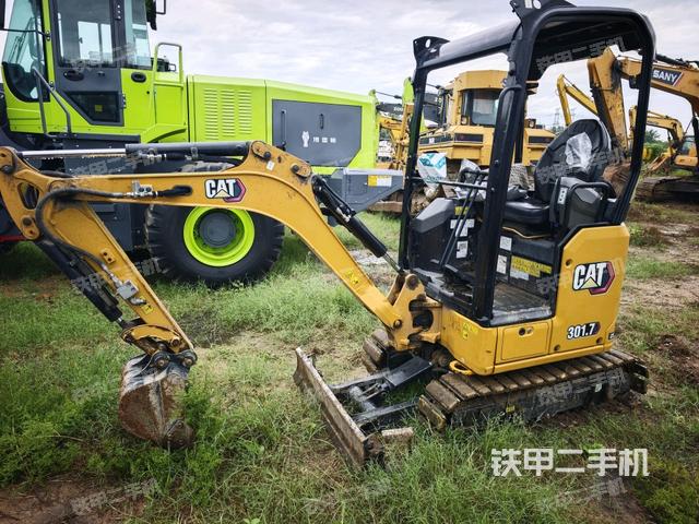 驾驶室整体(整机外观) 驾驶室整体(整机外观)