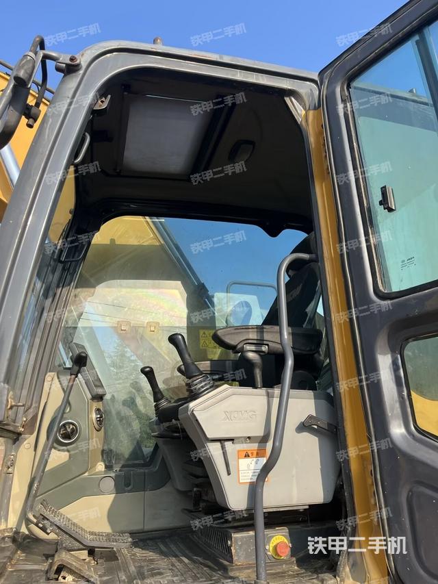 驾驶室整体(整机外观) 驾驶室整体(整机外观)