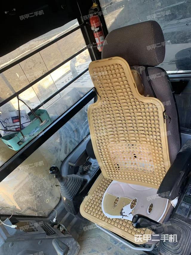 驾驶室整体（整机外观）