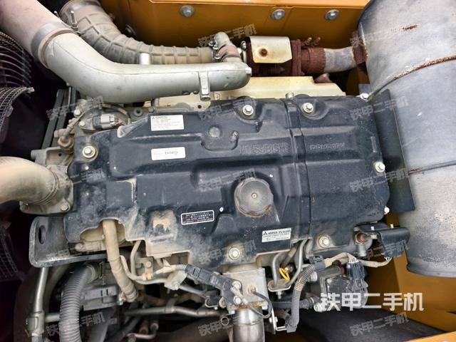 氣門室蓋螺絲特寫(上車部件) 氣門室蓋螺絲特寫(上車部件)