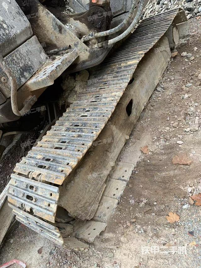 單側(cè)履帶整體（整機(jī)外觀）