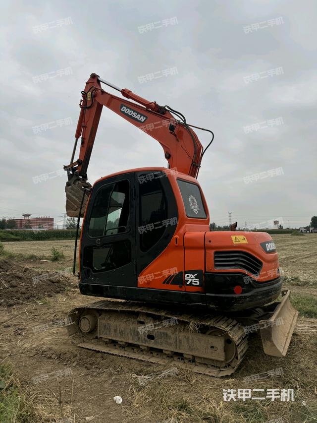 斗山DX75挖掘機(jī)
