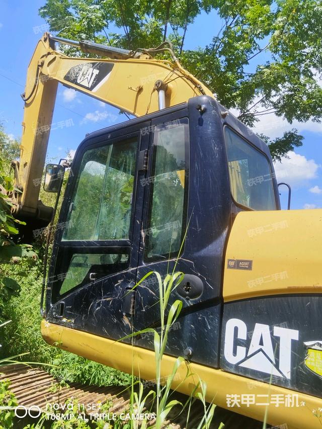 顶棚整体(驾驶室部分) 顶棚整体(驾驶室部分)