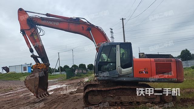 駕駛室整體(整機(jī)外觀) 駕駛室整體(整機(jī)外觀)