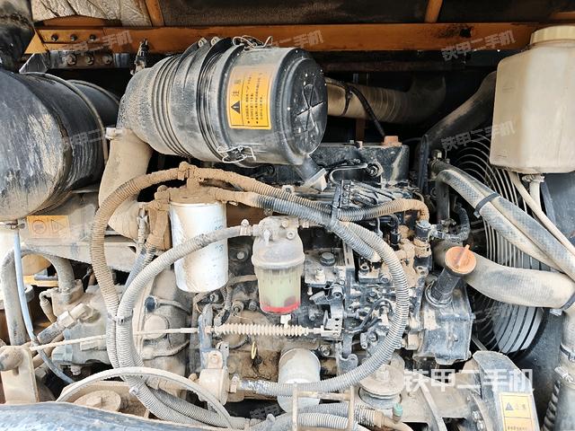 發(fā)動(dòng)機(jī)室（上車部件）