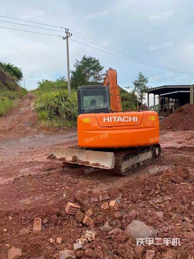 驾驶室顶部(整机外观) 驾驶室顶部(整机外观)
