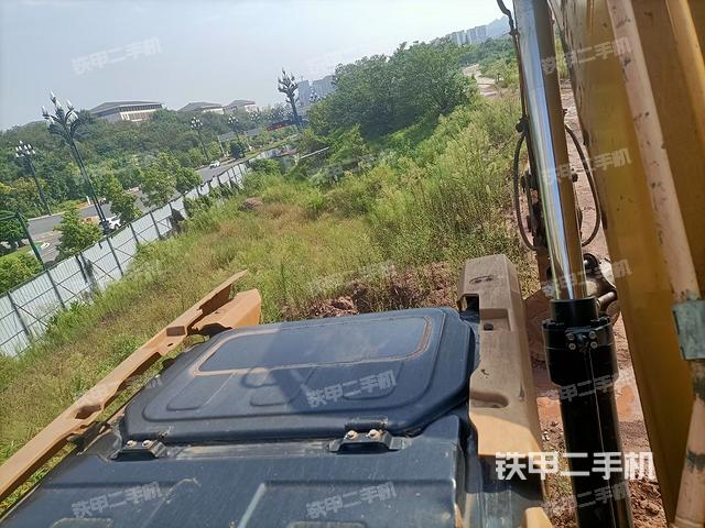 駕駛室頂部（整機(jī)外觀）