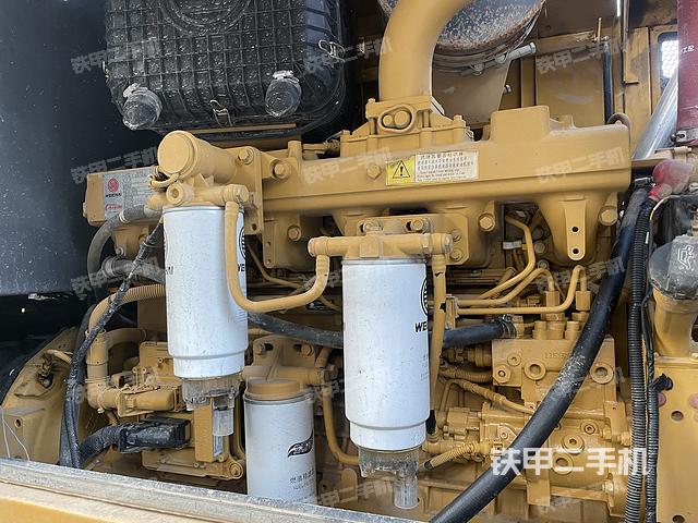 发动机左侧（整机外观及大件）