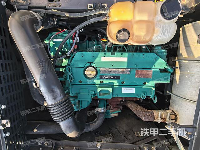 发动机整体俯视（整机外观）