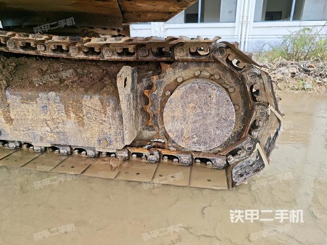 右驅(qū)動(dòng)輪（行走機(jī)構(gòu)）