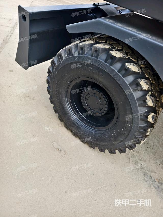 左導(dǎo)向輪（行走機(jī)構(gòu)）