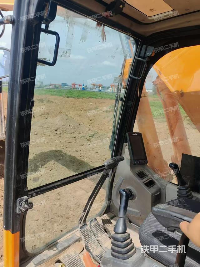 驾驶室整体（整机外观）