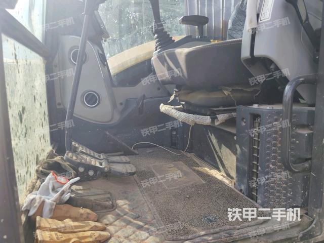 左后方玻璃角标（驾驶室部分）