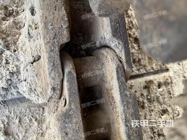 單側(cè)履帶整體（整機(jī)外觀）