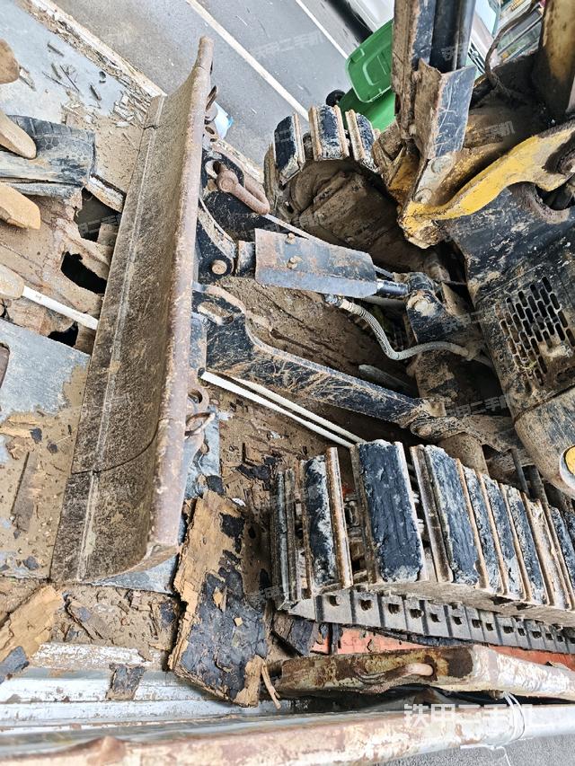 转盘和下车架正前（工作和回转装置）