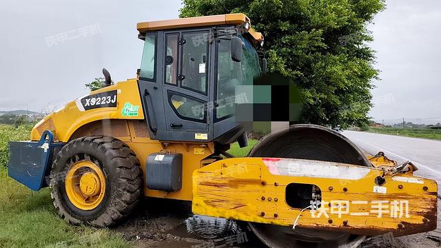 左后45°（压路机整机外观）