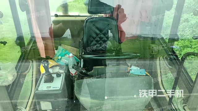 后玻璃角标（压路机驾驶室）