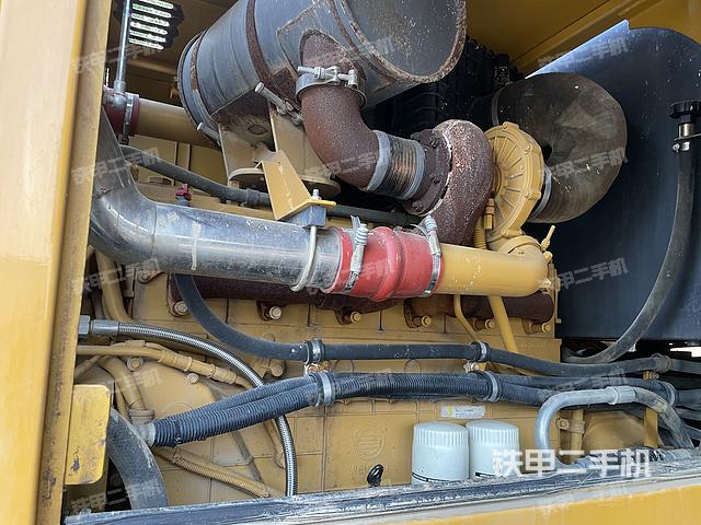 发动机右侧（整机外观及大件）