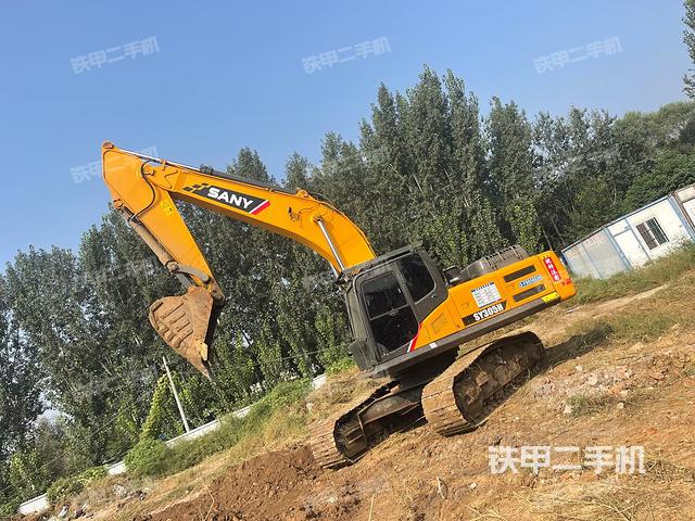 驾驶室顶部（整机外观）